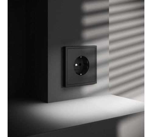 Розетка с заземлением, без рамки Voltum S70 VLS040108