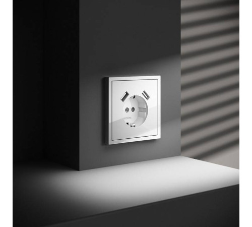 Розетка с заземлением и со шторкой и 2хUSB type A, без рамки Voltum S70 VLS040401