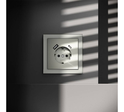 Розетка с заземлением и со шторкой и 2хUSB type A и C, без рамки Voltum S70 VLS040505