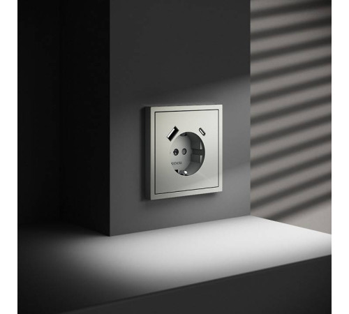 Розетка с заземлением и со шторкой и 2хUSB type A и C, без рамки Voltum S70 VLS040505