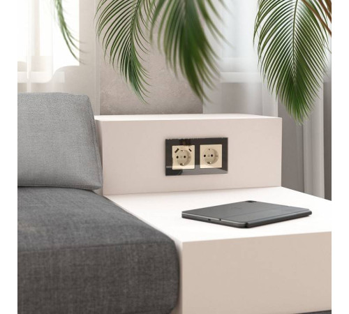 Розетка с заземлением и с шторками, без рамки Werkel Айвори акрил W1171143