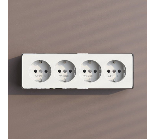 Розетка четверная с заземлением и со шторками Werkel Gallant W5072210