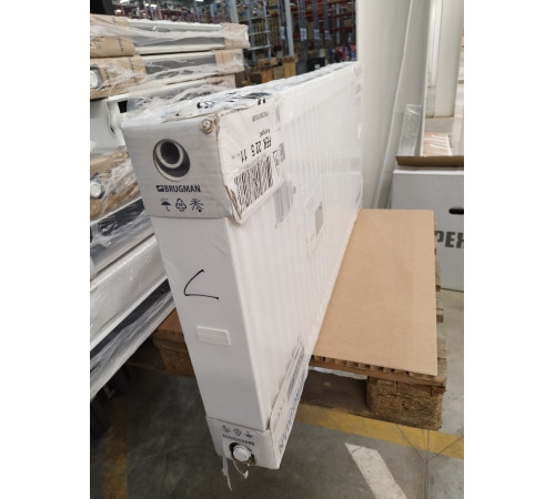 Радиатор стальной панельный Brugman Profil-K 22 500x1100 мм боковое подключение FEK220501101UBY/002 Царапина на решетке