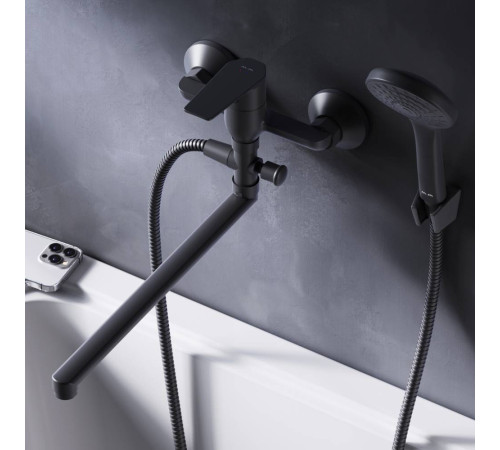 Смеситель для ванны и душа AM.PM Gem матовый черный с длинным изливом и душевым набором F90A90122