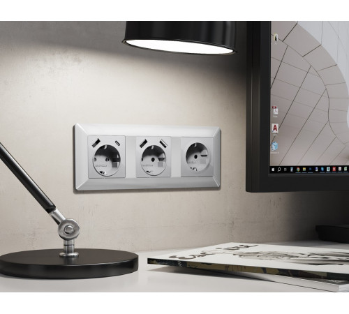 Накладка для розетки с заземлением и со шторками и 2хUSB type A и C Ambrella Volt Quant AP4100