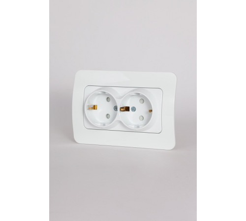 Розетка двойная с заземлением и со шторкой Elbi Eleсtriс Jazz 508-010200-917