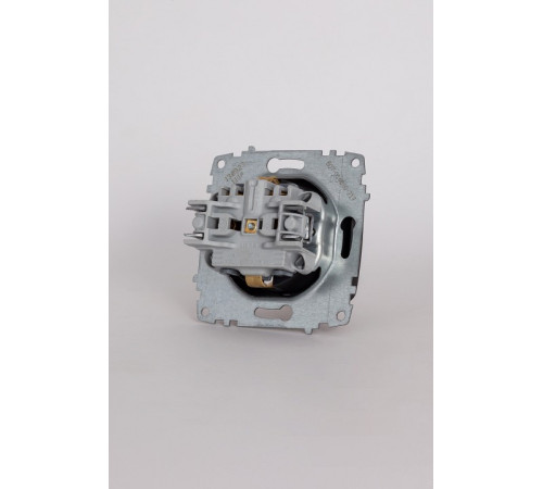 Розетка с заземлением, без рамки Elbi Eleсtriс Jazz 607-014800-217