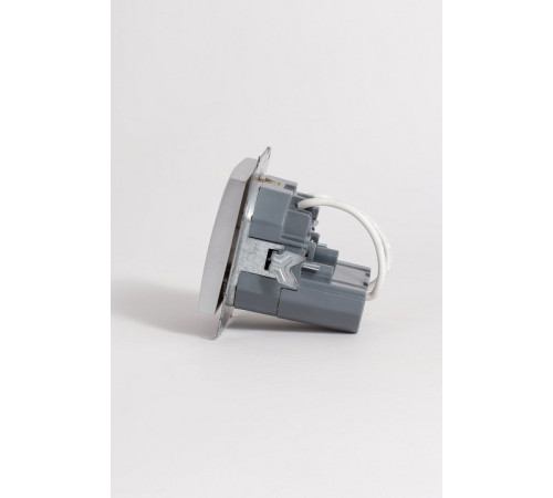 Розетка с заземлением и со шторкой и 2хUSB type A, без рамки Elbi Eleсtriс Zena Vega 609-011000-317