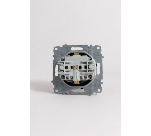 Розетка с заземлением и со шторкой, без рамки Elbi Eleсtriс Zena Vega 609-014800-243