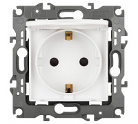 Розетка с заземлением и со шторкой, без рамки Эра Эра 12 12-2103-01М