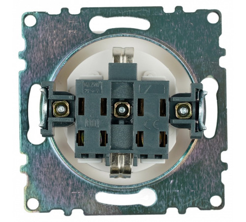 Розетка с заземлением и со шторкой, без рамки Stekker Катрин 39304