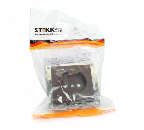 Розетка с заземлением и с шторками Stekker Катрин 49025