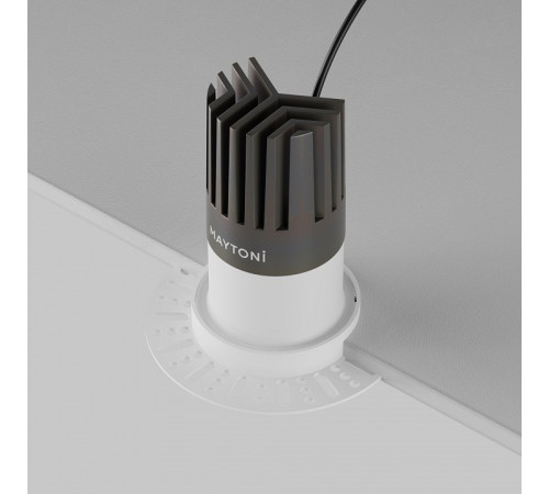 Встраиваемый светильник Maytoni DL122-15W-3K-TRS-W