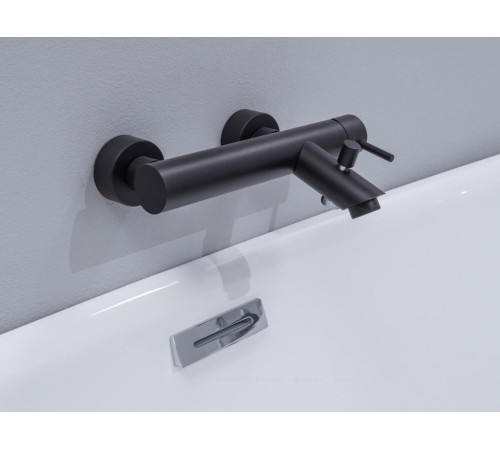 Смеситель для ванны Paffoni LIGHT короткий излив без душевого набора черный матовый LIG022NO