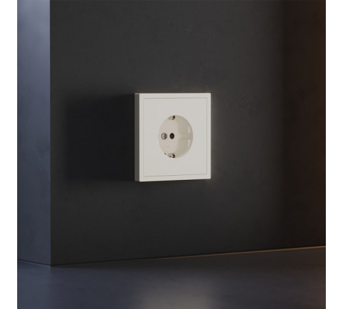 Накладка для розетки с заземлением и со шторками Voltum S70 VLS000713