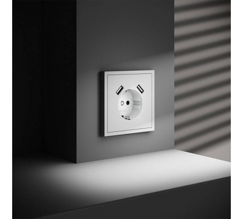 Розетка с заземлением и со шторкой и 2хUSB type A, без рамки Voltum S70 VLS040402