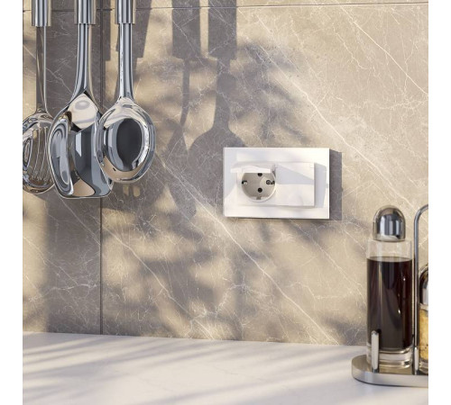 Розетка двойная влагозащищенная с заземлением и с шторками с крышкой Werkel белые W1172201