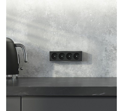 Розетка четверная с заземлением и со шторками Werkel Gallant W5072258