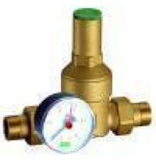 Редуктор давления мембранный FAR 1 1/4 НР-НР с манометром FA 2805 114