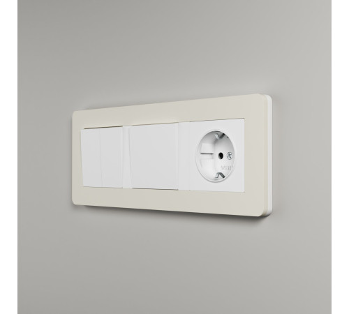 Рамка из поликарбоната на 3 поста Split айвори/белый, soft-touch W0033066