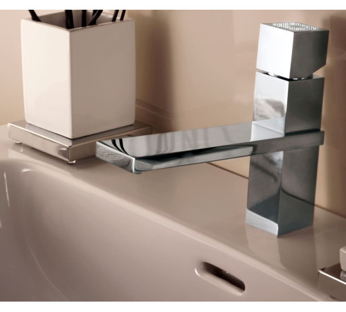 Смеситель для раковины Bossini Cube хром Z004301.030_УЦ