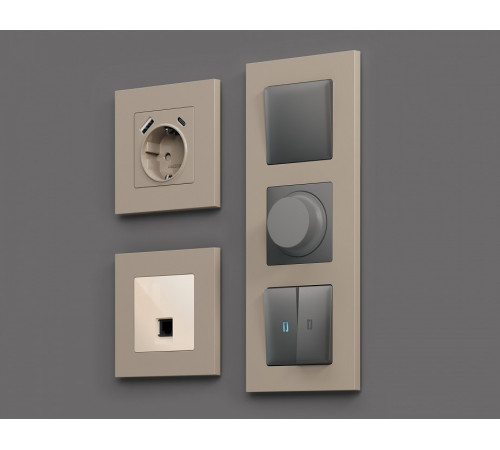 Рамка на 3 поста Ambrella Volt Qubi AF250363