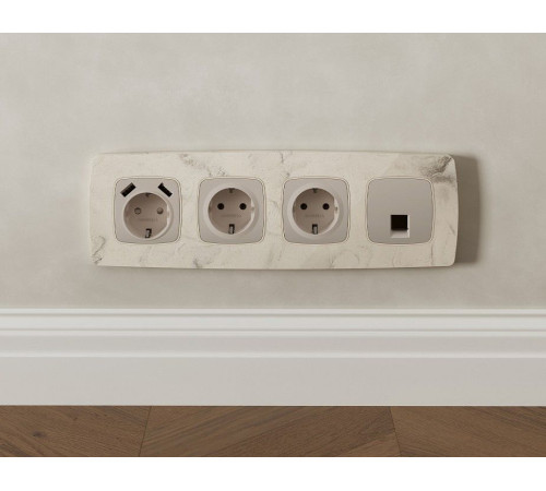 Розетка Ethernet RJ-45 и со шторками, без рамки Ambrella Volt OMEGA MO372005