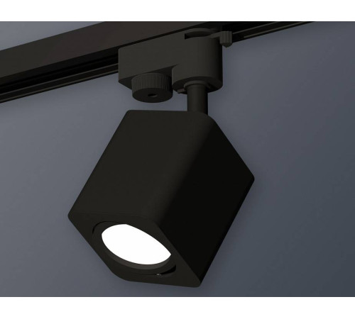 Светильник на штанге Ambrella Light XT XT7813010