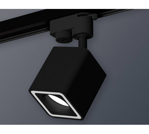 Светильник на штанге Ambrella Light XT XT7813020