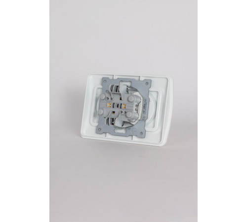 Розетка двойная без заземления и со шторкой Elbi Eleсtriс Jazz 508-010200-918