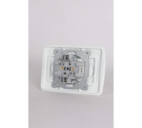 Розетка двойная без заземления и со шторкой Elbi Eleсtriс Jazz 508-016200-918