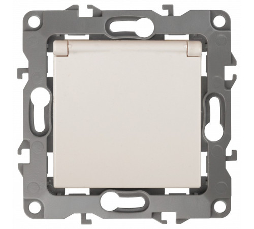 Розетка с заземлением и со шторкой, без рамки с крышкой Эра Эра 12 12-2103-02