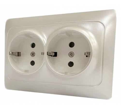 Розетка двойная с заземлением и со шторкой Gusi Electric BRAVO С10Р6-028