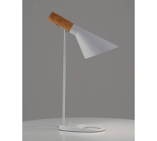 Настольная лампа офисная Moderli Turin V11335-1T