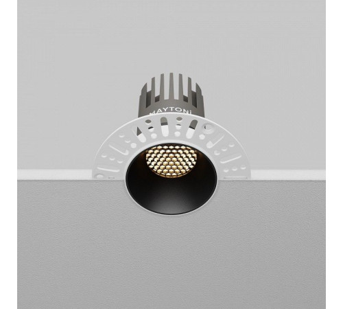 Встраиваемый светильник Maytoni 10 Вт 3000 K черный DL119-10W-3K-TRS-B