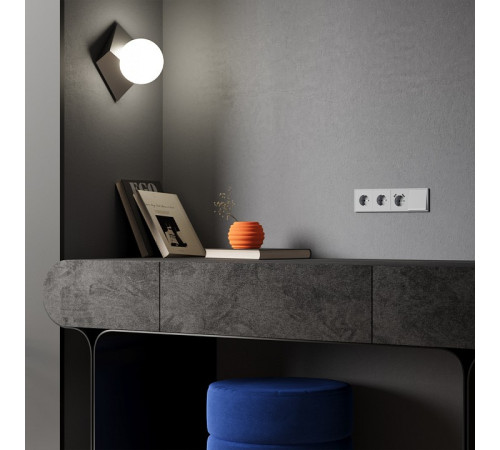 Накладка для розетки с заземлением и со шторками Voltum S70 VLS000716