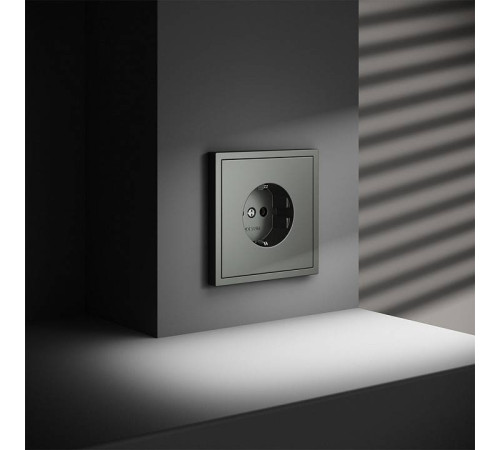 Розетка с заземлением, без рамки Voltum S70 VLS040106