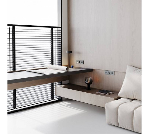 Розетка с заземлением, без рамки Voltum S70 VLS040106