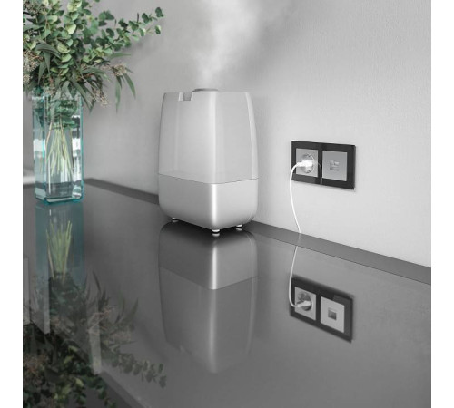 Розетка с заземлением и с шторками, без рамки с Wi-Fi Werkel серебряный W1171606