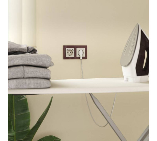 Розетка с заземлением и с шторками, без рамки с Wi-Fi Werkel слоновая кость W1171603