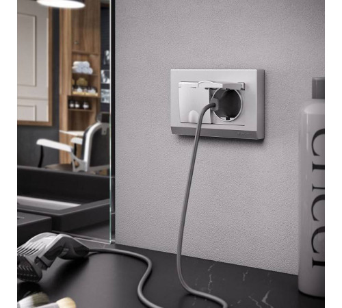 Розетка двойная влагозащищенная с заземлением и с шторками, без рамки с крышкой Werkel серебро W1172209