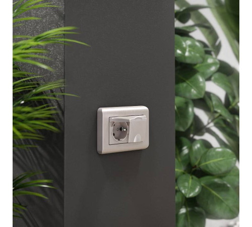 Розетка двойная влагозащищенная с заземлением и с шторками, без рамки с крышкой Werkel перламутровый W1172213