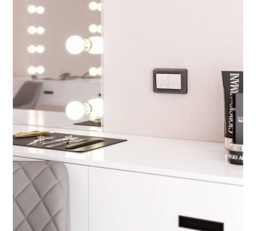 Розетка двойная влагозащищенная с заземлением и с шторками, без рамки с крышкой Werkel перламутровый W1172213