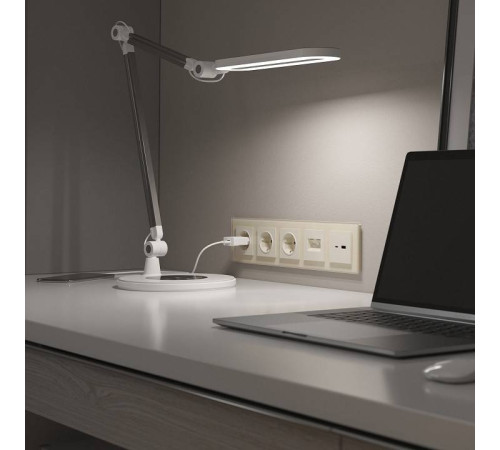 Рамка на 5 постов Werkel Favorit молочный W0051141