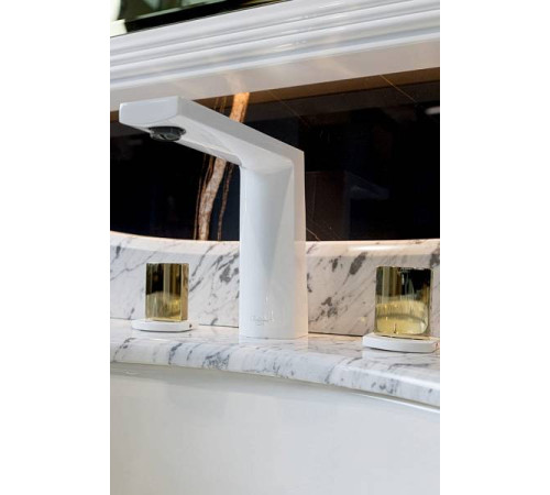 Смеситель для раковины Boheme Venturo врезной на 3 отверстия Touch белый глянцевый/золото глянцевое 150-WG-TOUCH