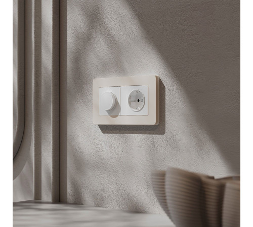 Рамка из поликарбоната на 2 поста Split айвори/белый, soft-touch W0023066