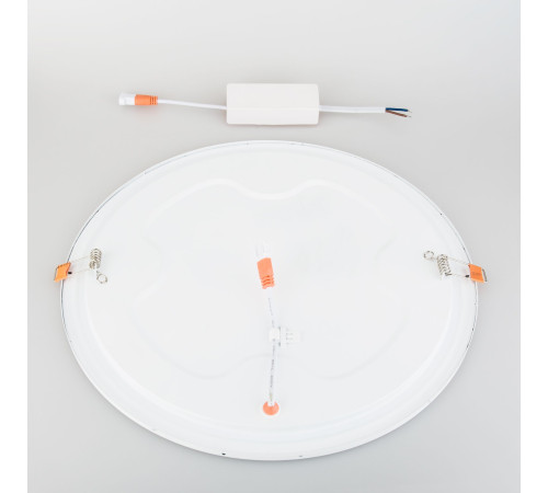 Встраиваемый точечный светодиодный светильник DLR003 24W 4200K