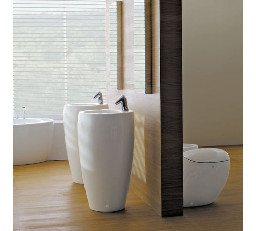 Раковина напольная Laufen Il Bagno Alessi One 53х53х90 см 1 отверстие LLC белый 8.1197.2.400.104.1