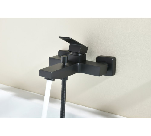 Смеситель для ванны Aquanet Libra с душевым набором 1jet черный матовый AQ1649MB
