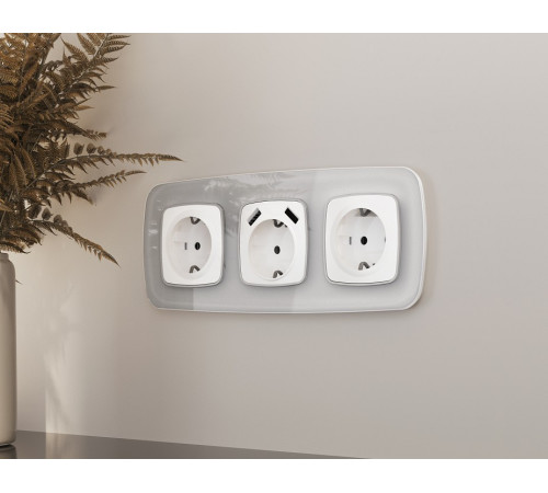 Накладка для розетки с заземлением Ambrella Volt Quant OP1260